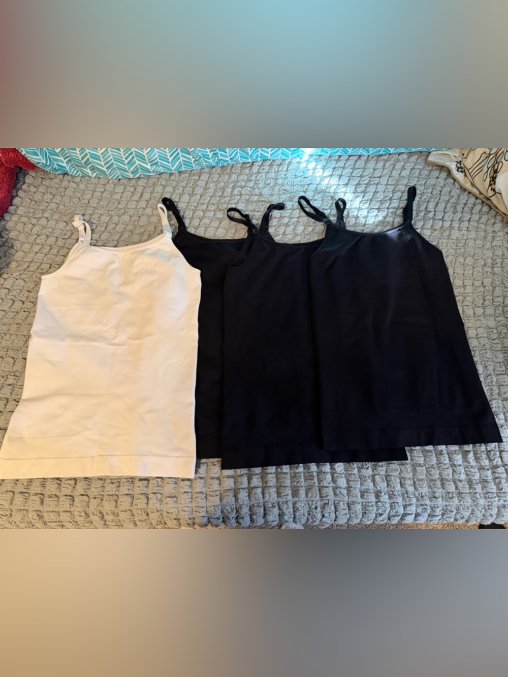 Lot of 4 Shapermint essentials camis size Large